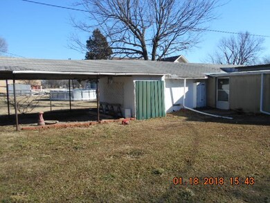 410 E 8th St, Cushing, OK 74023 - photo 2
