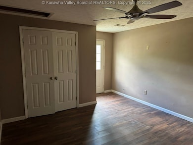 7554 Teays Valley Rd, Scott Depot, WV 25560 - photo 6