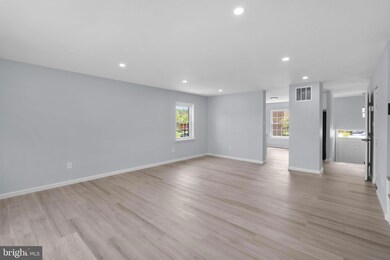 15 Valley Crossing Cir, Cockeysville, MD 21030 - photo 5