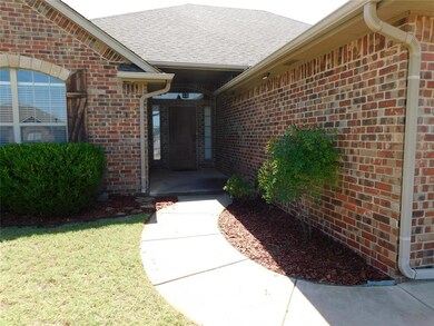 1100 Kelsi Dr, Moore, OK 73160 - photo 2