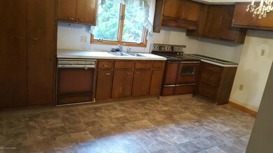 548 W Foothills Dr, Drums, PA 18222 - photo 3