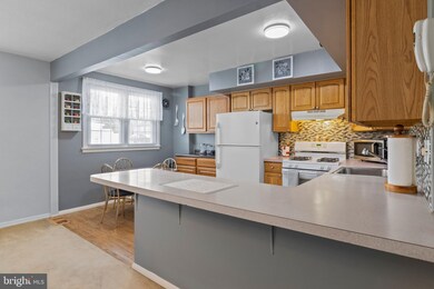 12024 Waldemire Dr, Philadelphia, PA 19154 - photo 6