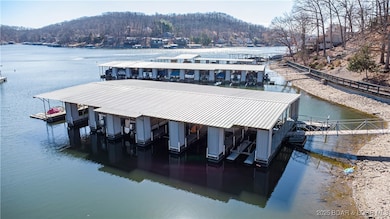 1522 Cherokee Rd unit 2B, Village of Four Seasons, MO 65049 - photo 4