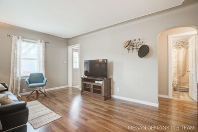 12-web-or-mls-245 W 24th St, Holland-12