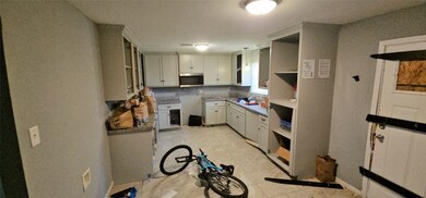 8902 Lanewood Dr, Houston, TX 77016 - photo 6