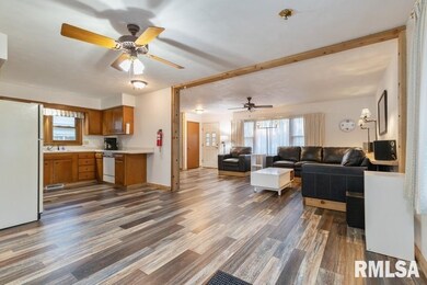 2601 4th St, Moline, IL 61265 - photo 5