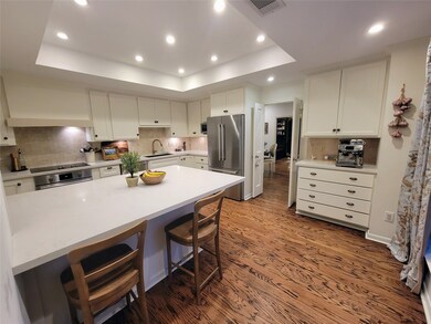 268 Sugarberry Cir, Houston, TX 77024 - photo 2