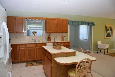 589 Durant St 006