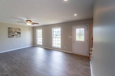 722 Helmwood Cir, Mount Washington, KY 40047 - photo 4