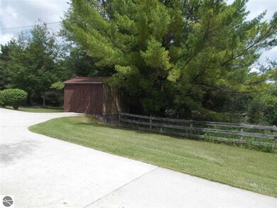 1581 Towerline Rd, Hale, MI 48739 - photo 6