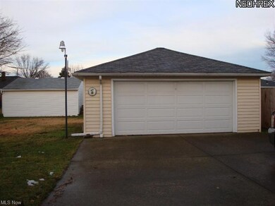 2-car detached garage