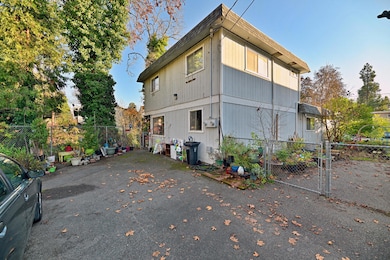 524 NW C St, Grants Pass, OR 97526 - photo 4