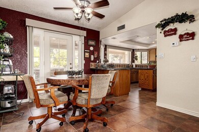 Kitchen Dining Area