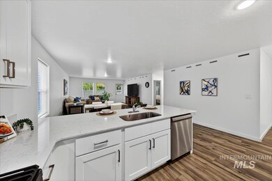 11018 W Hidden Point St, Star, ID 83669 - photo 6