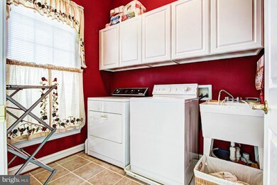 9000 Adams Chase Cir, Lorton, VA 22079 - photo 7