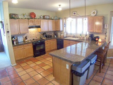 Gourmet Kitchen has Granite & Tile!