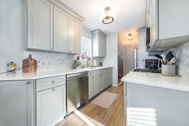 89-60 215th St, Queens Village, NY 11427 - photo 6