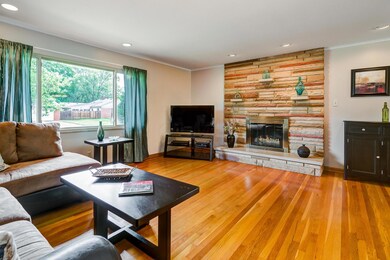 521 Village Dr