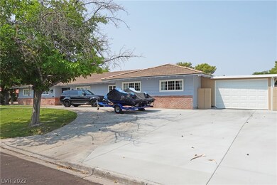 4237 E Pinecrest Cir, Las Vegas, NV 89121 - photo 3