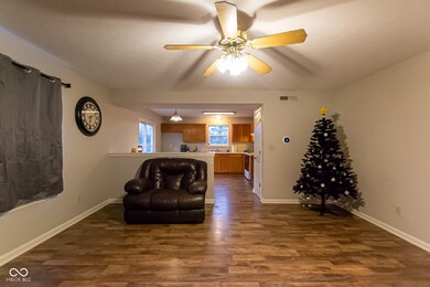 63 Grassyway Ct, Whiteland, IN 46184 - photo 4