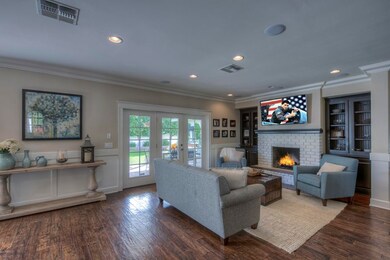 006_Living Room