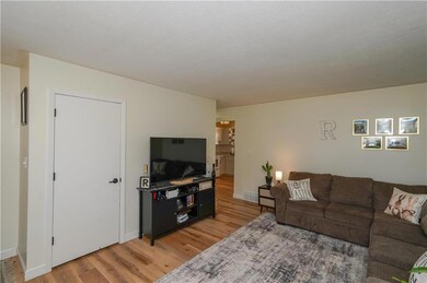 1211 E 13th St S, Newton, IA 50208 - photo 6