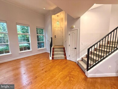19439 Dover Cliffs Cir, Germantown, MD 20874 - photo 2