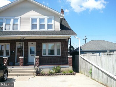 508 Fairview St, Reading, PA 19605 - photo 2