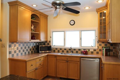 28 Joelson Ct, Albany, NY 12209 - photo 5