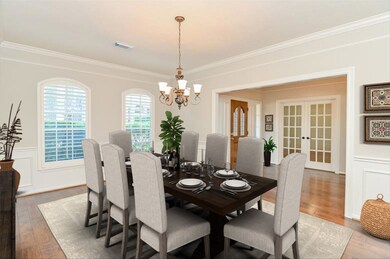 Dining room (virtually staged)