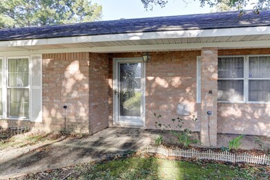 303 Malcom St-4