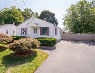 86 Falcon Ave, Warwick, RI 02888 - photo 6