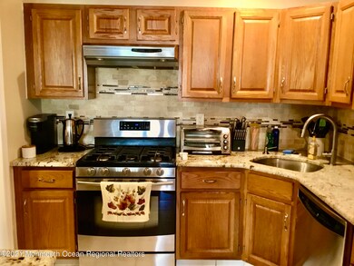 95 Players Cir unit D1, Tinton Falls, NJ 07724 - photo 6