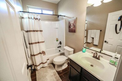 3104 E Regina Street-7