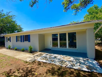 512 Sally Ln, Cleburne, TX 76033 - photo 2