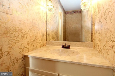 11022 Wickshire Way, Rockville, MD 20852 - photo 4