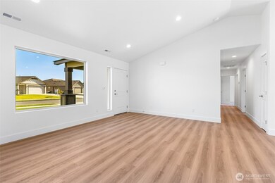 314 N Sandy Loop, Moses Lake, WA 98837 - photo 6