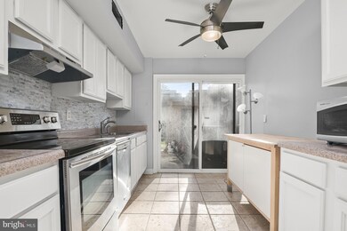 11262 Powder Run, Columbia, MD 21044 - photo 4