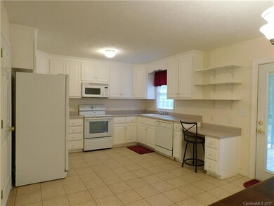 428 Staton Rd, Hendersonville, NC 28739 - photo 5