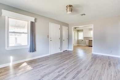 312 E Beech Ave, Enid, OK 73701 - photo 3