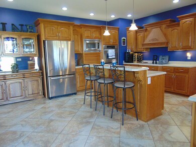 182 Eagles Bluff Ct, Shepherdsville, KY 40165 - photo 5