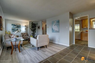 Living room, View 2