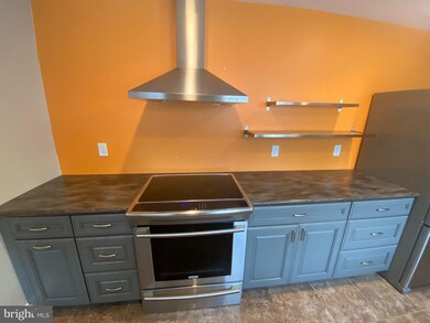 327 E Linden St, Kennett Square, PA 19348 - photo 5