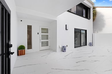 2435 Presidential Way unit H, West Palm Beach, FL 33401 - photo 2