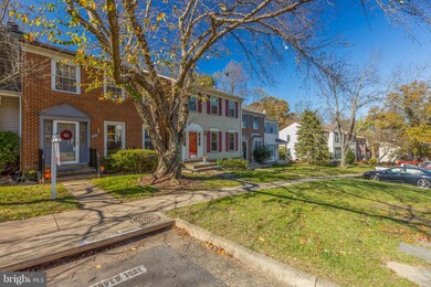 7940 Forest Path Way, Springfield, VA 22153 - photo 4