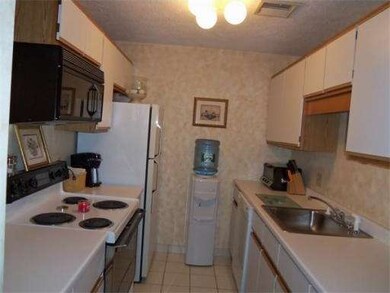 20 Turning Mill Ln unit 8, Quincy, MA 02169 - photo 4