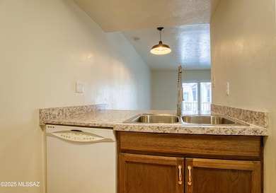 1600 N Wilmot Rd unit 327, Tucson, AZ 85712 - photo 6