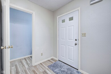 10246 Liverpool Way, Indianapolis, IN 46236 - photo 2