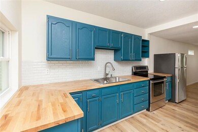 845 E 24th Ct, Des Moines, IA 50317 - photo 2