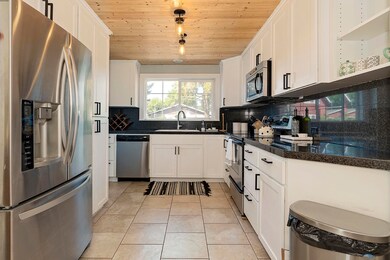 712 Maple St, Central Point, OR 97502 - photo 7